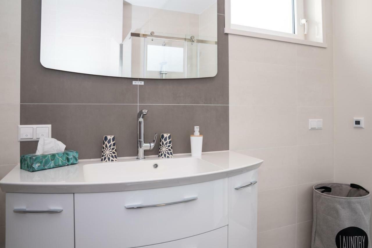 Santvort Luxury Apartment With Private Parking ซานด์โวร์ต ภายนอก รูปภาพ